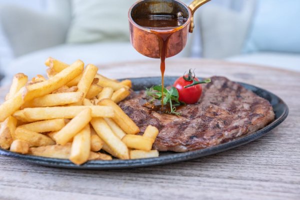 Chips & Gravy (Medium)